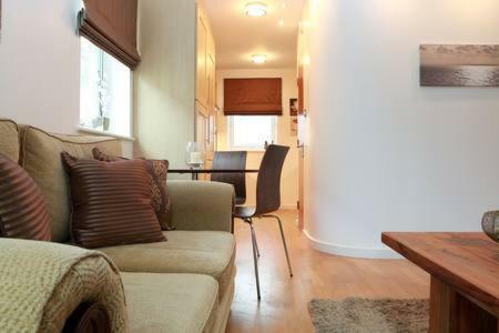 Апартаменты The Park - Holyrood Road With Free Parking Эдинбург Экстерьер фото